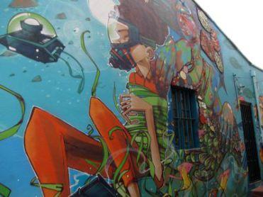 Mochileando por Chile. Día 9: Murales de Valparaiso y Playa de Quintay.