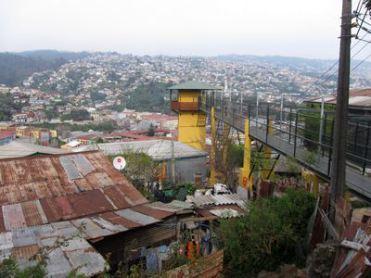 Mochileando por Chile. Día 9: Murales de Valparaiso y Playa de Quintay.