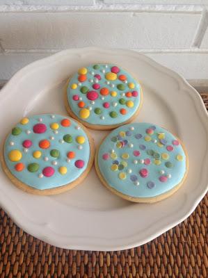 GALLETAS DECORADAS CON TOPITOS DE COLORES