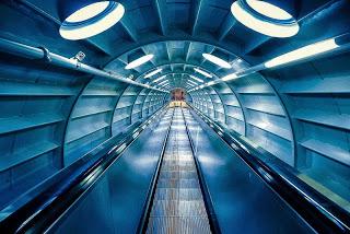 Las escaleras móviles del Atomium de Bruselas