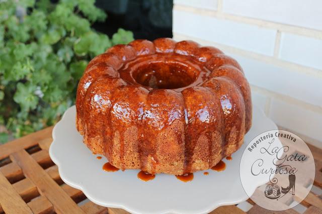 BUNDT CAKE DE PERA AL WHISKY  CON SALSA DE CARAMELO