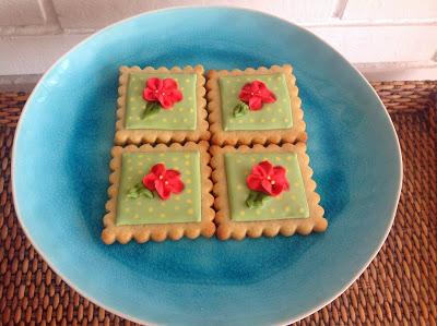 GALLETAS CON TOPOS Y FLORES