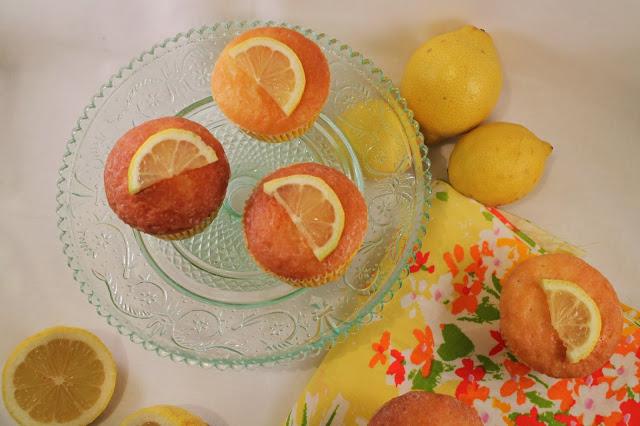 Cupcakes de yogur de limón con glaseado de limón