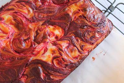 Brownie red velvet cheesecake