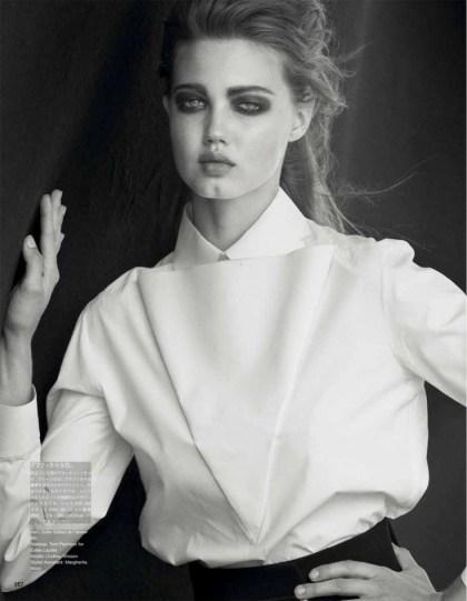 lindsey-wixson-by-peter-lindbergh-for-vogue-japan-october-2013-3-735x946