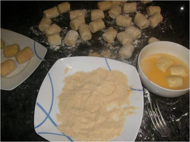 CROQUETAS  DE QUESO  ROQUEFORT