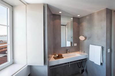 Hotel Moderno en Blanco y Rojo