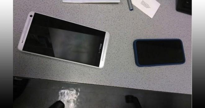 HTC One Max vuelve a aparecer en imágenes y se confirma lector de huellas digitales