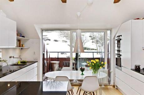 vigas en el techo tragaluces decoración interiorismo nórdico diáfano estilo decoración nórdico decoración nórdica escandinava decoración muebles de ikea decoración espacios pequeños decoración diseño interiores áticos diáfanos decoración áticos suecos decoración áticos blog decoración diseño nórdico 