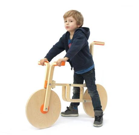 Draisienne :: bicicleta para niños construida con un taburete de IKEA