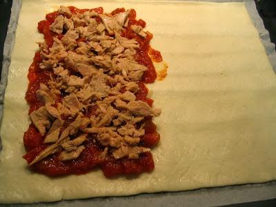 EMPANADA DE ATÚN… Y OTRAS COSAS MÁS EMPANADA DE ATÚN… Y OTRAS COSAS MÁS