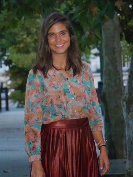 Look con falda midi