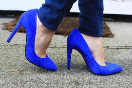 Crochet top and blue shoes Image Hosted by ImageShack.us