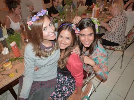 Taller de coronas de flores con Le Petit Marseillais