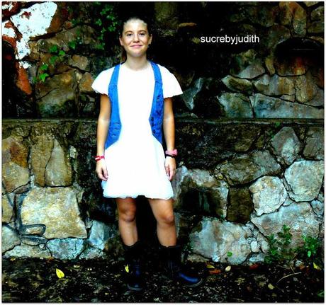 AUTUMN LEAVES BETWEEN AUTUMN LEAVES BETWEEN