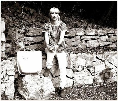 AUTUMN LEAVES BETWEEN AUTUMN LEAVES BETWEEN