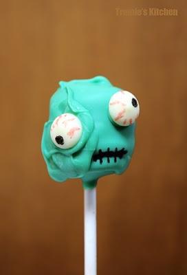  photo CakePops_Halloween019.jpg