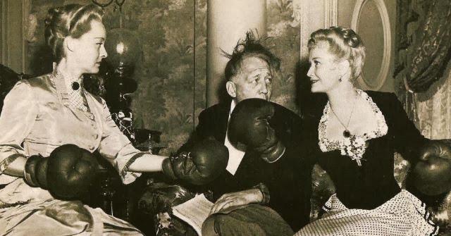 Miriam Hopkins y Bette Davis boxeando