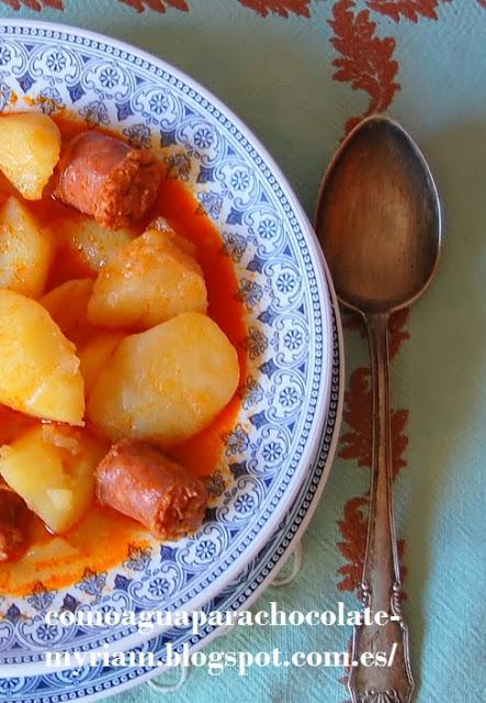 PATATAS GUISADAS CON CHORIZO.