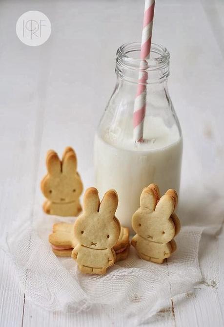 Con galletitas en forma de conejo