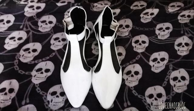 #New In: Black n White