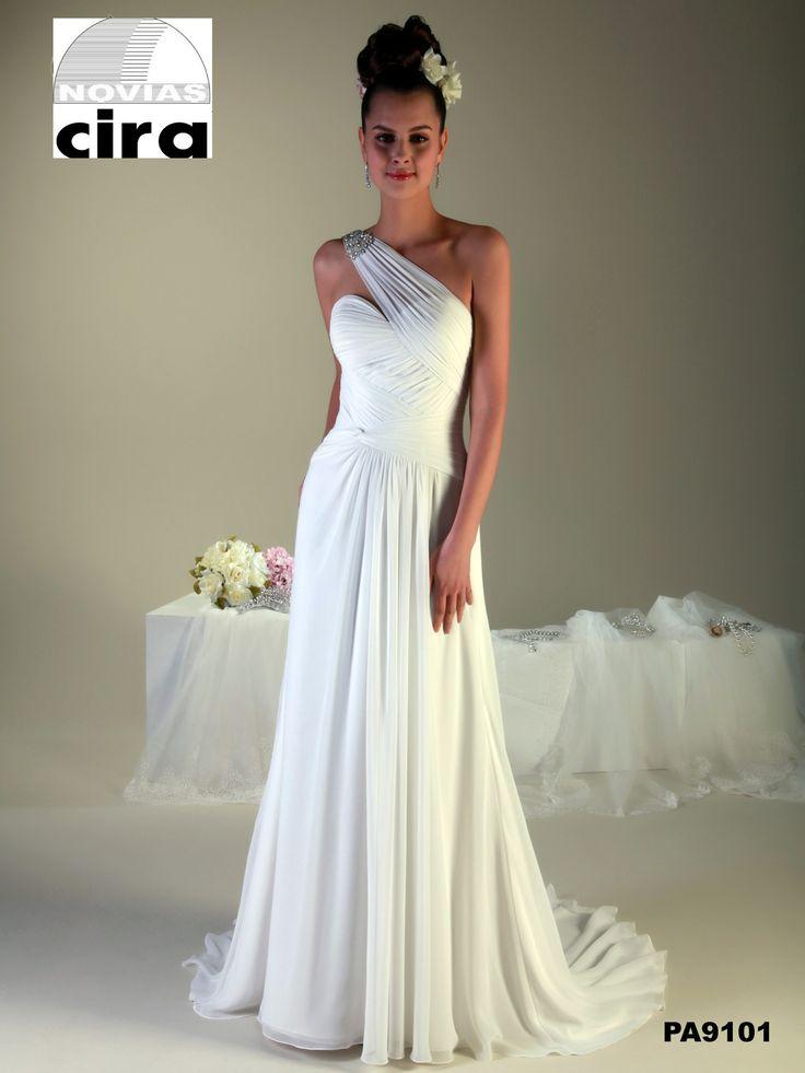 Colección 2014 #NoviasCira #Sevilla Ninguna #Novia sin traje desde 799€ a 1299€ Si no tenemos tu talla, la confeccionamos en 90 días. Edición limitada. www.noviascirablog.es www.Facebook.com/Noviascira