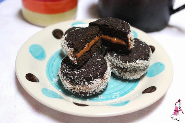 Alfajores de algarroba y dulce de leche para festejar el Día del Dulce de Leche!