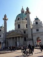 Viena: el Landstrasse y Karlskirche, conceptos antágonicos del arte.