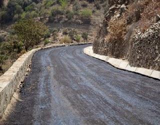 PRESIDENTE REGIONAL DE LIMA SUPERVISA AVANCE ASFALTADO DE LA CARRETERA BLANCA – CALLAHUANCA…