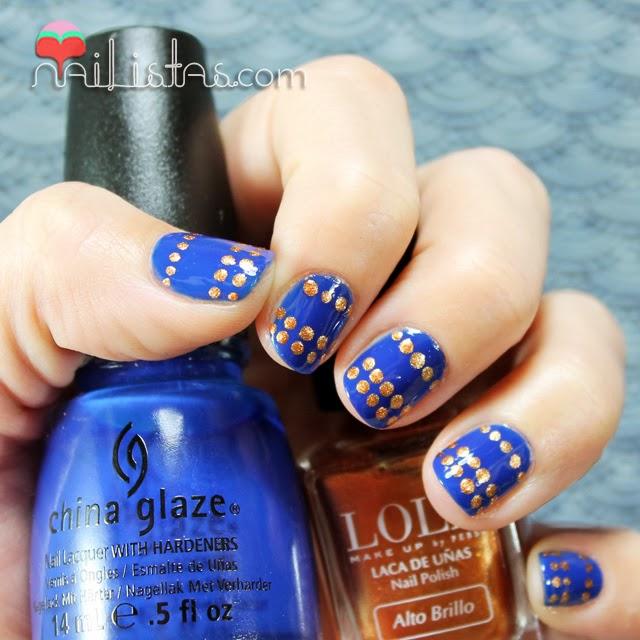 Uñas decoradas con lunares