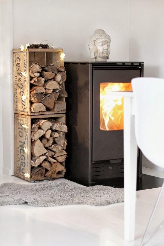 Con la leña en casa