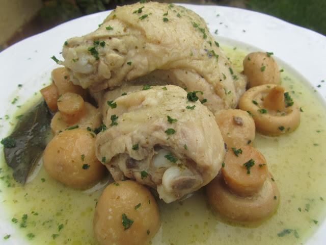 Pollo en salsa de cebolla