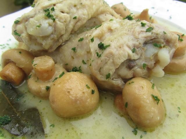 Pollo en salsa de cebolla