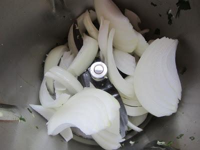 Pollo en salsa de cebolla