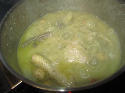 Pollo en salsa de cebolla