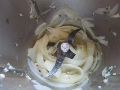 Pollo en salsa de cebolla