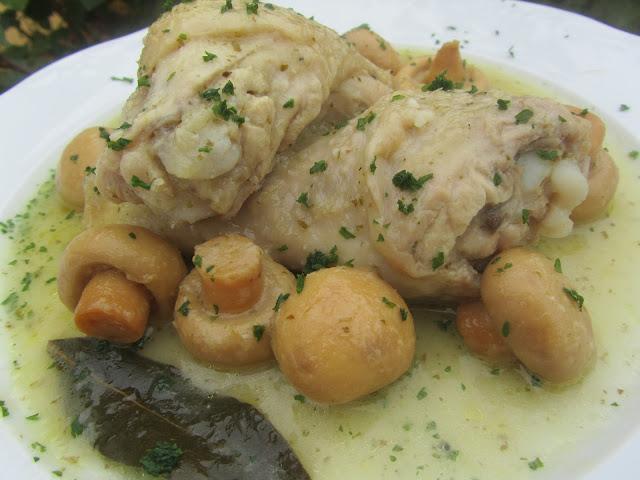 Pollo en salsa de cebolla