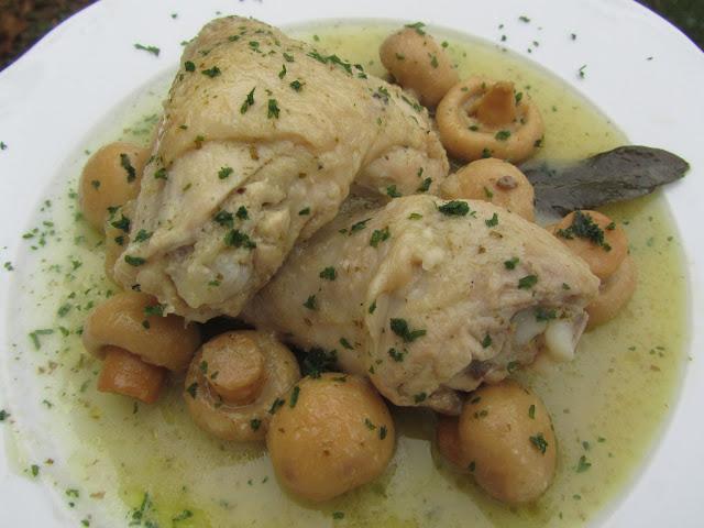 Pollo en salsa de cebolla