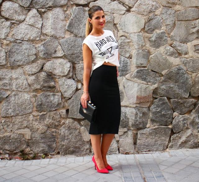 STREET STYLE INSPIRATION; THE PENCIL SKIRT.-