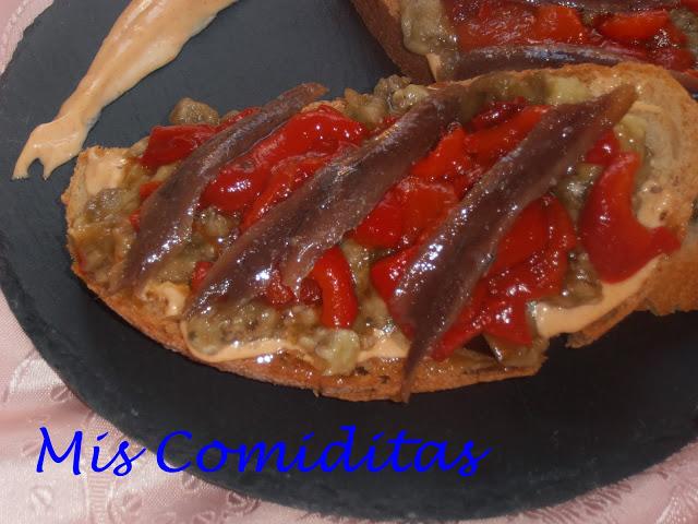 BERENJENAS Y PIMIENTOS ASADOS CON ANCHOAS Y ALIOLI DE PIMENTÓN