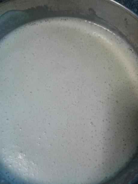 Galletas, queso y membrillo.