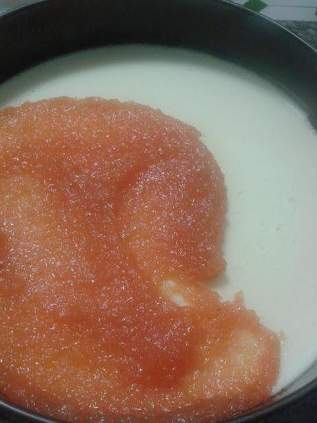 Galletas, queso y membrillo.