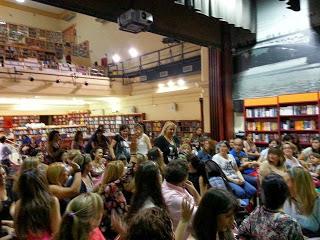 ¡Gracias, amigas madrileñas y sevillanas!