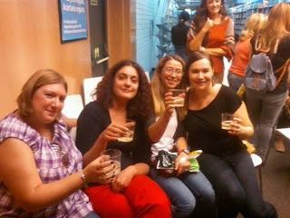 ¡Gracias, amigas madrileñas y sevillanas!