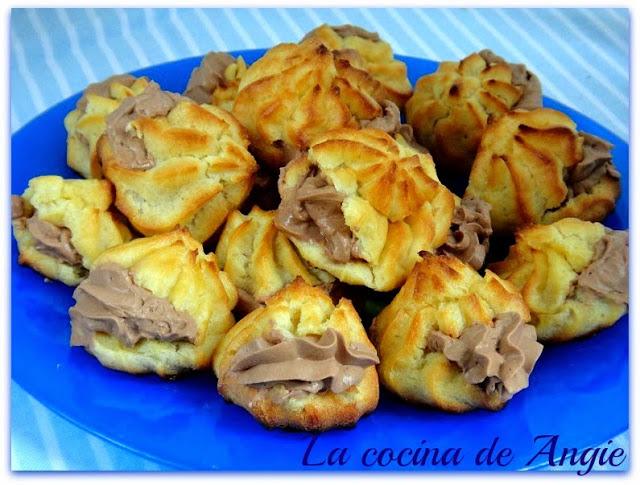 PROFITEROLES CON CREMA DE TRUFA