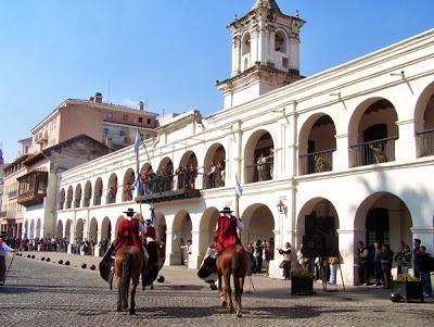 Ni genocidio ni saqueo