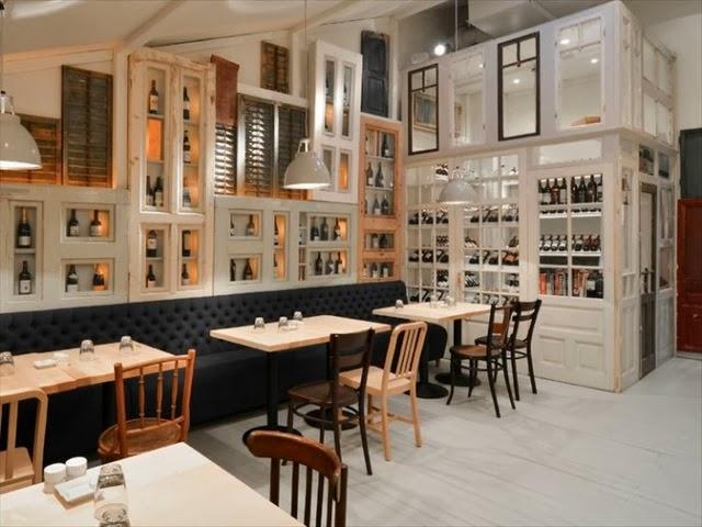 Bon: Un restaurante con puertas por todas partes