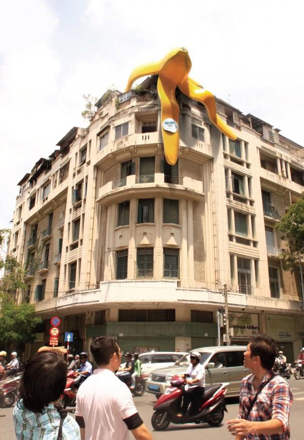 megaestrella cineplex ambiente street marketing en Ogilvy lluvia king kong 3