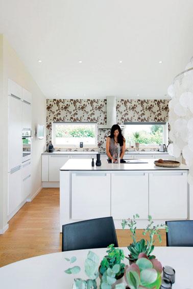 wallpaper-in-the-kitchen-01