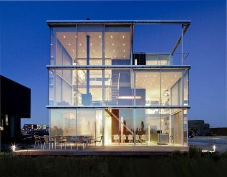 1 Vivienda cubierta de grandes ventanales
